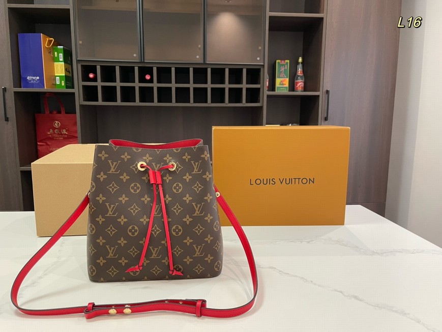 Louis Vuitton Noe Champagne Bucket Bag, Timeless Elegance Meets Modern Chic