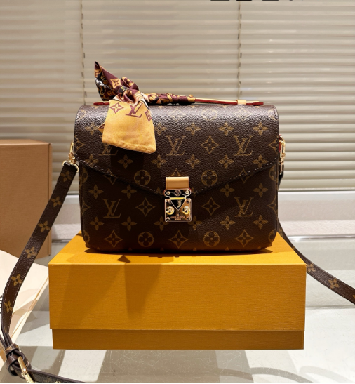 Louis Vuitton Pochette Metis 25, Iconic Heritage, Modern Relevance