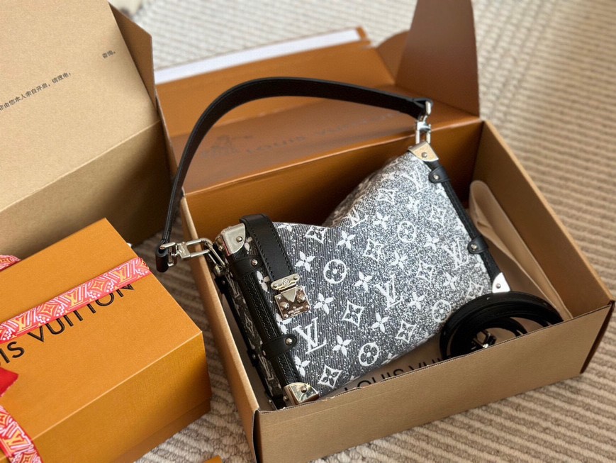 Louis Vuitton X Gu Ailing, Time Capsule Soft Trunk