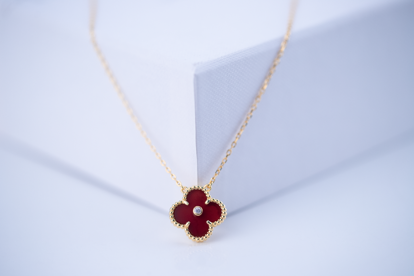 Van Cleef & Arpels Bags