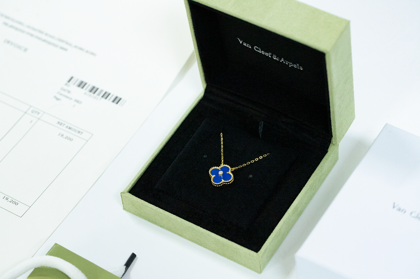 Van Cleef & Arpels Bags