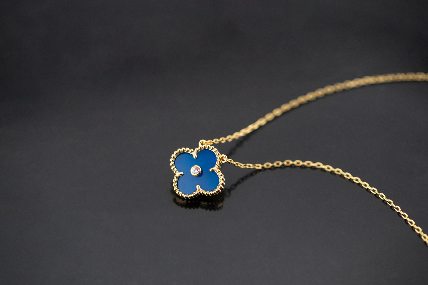 Van Cleef & Arpels Bags