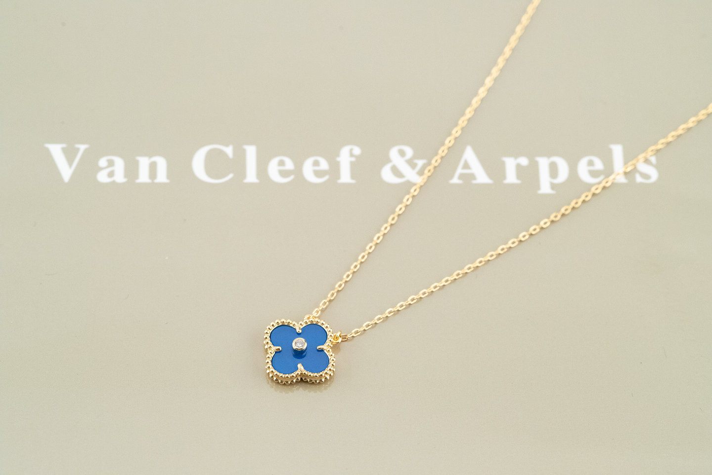 Van Cleef & Arpels Bags