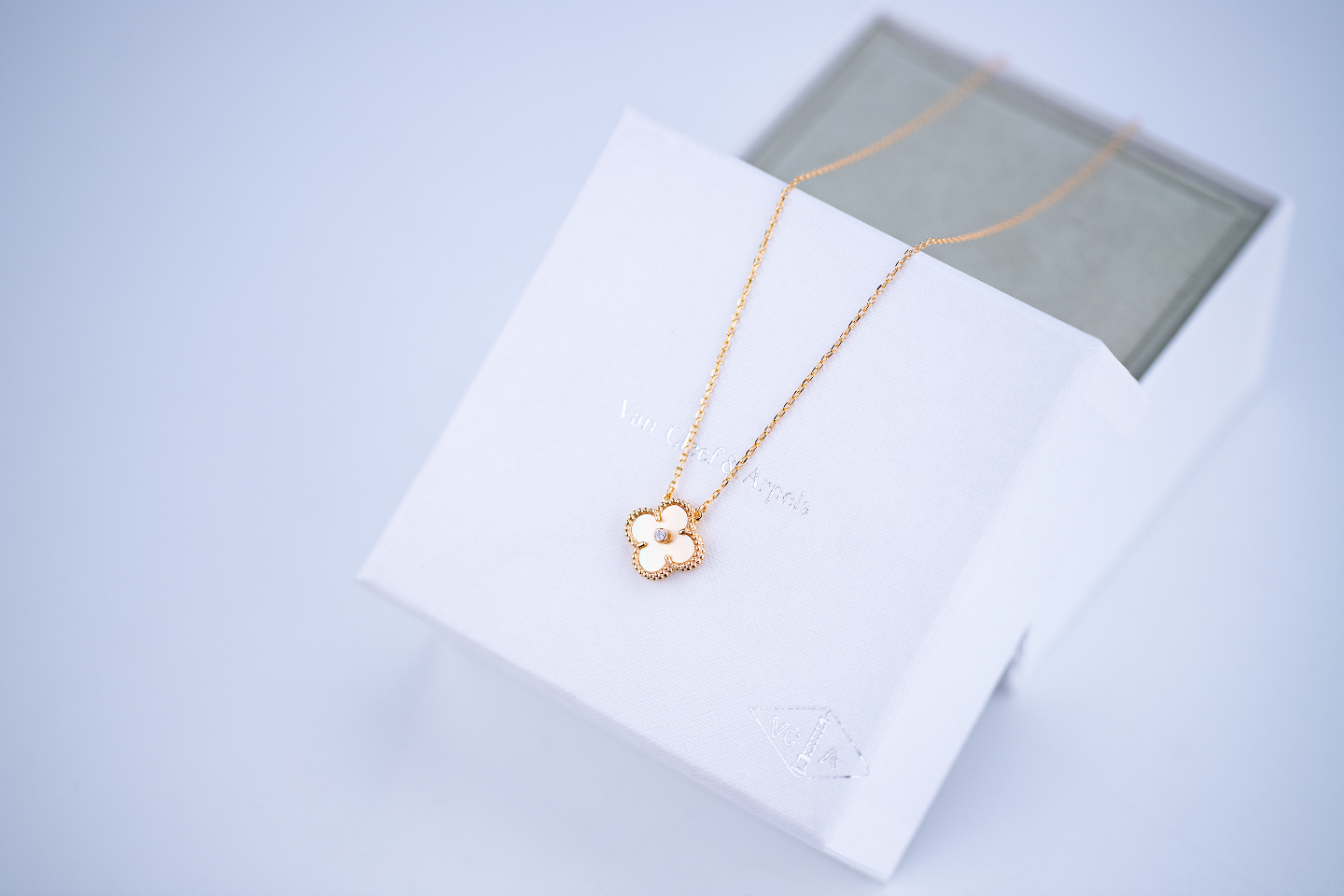 Van Cleef & Arpels Alhambra golden Radiance Christmas Limited Edition Necklace