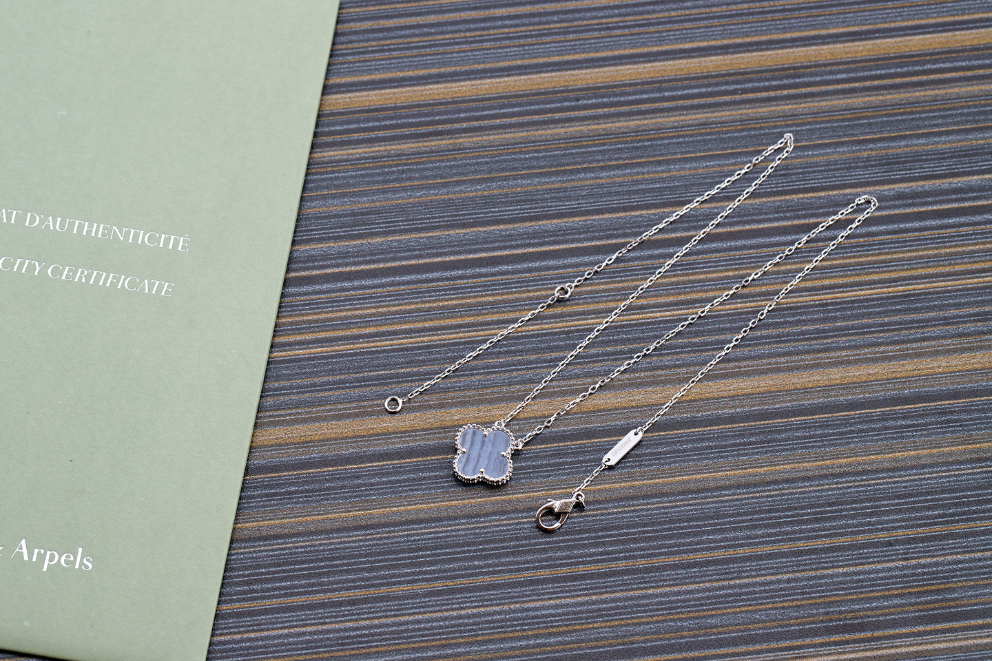 Van Cleef & Arpels Bags