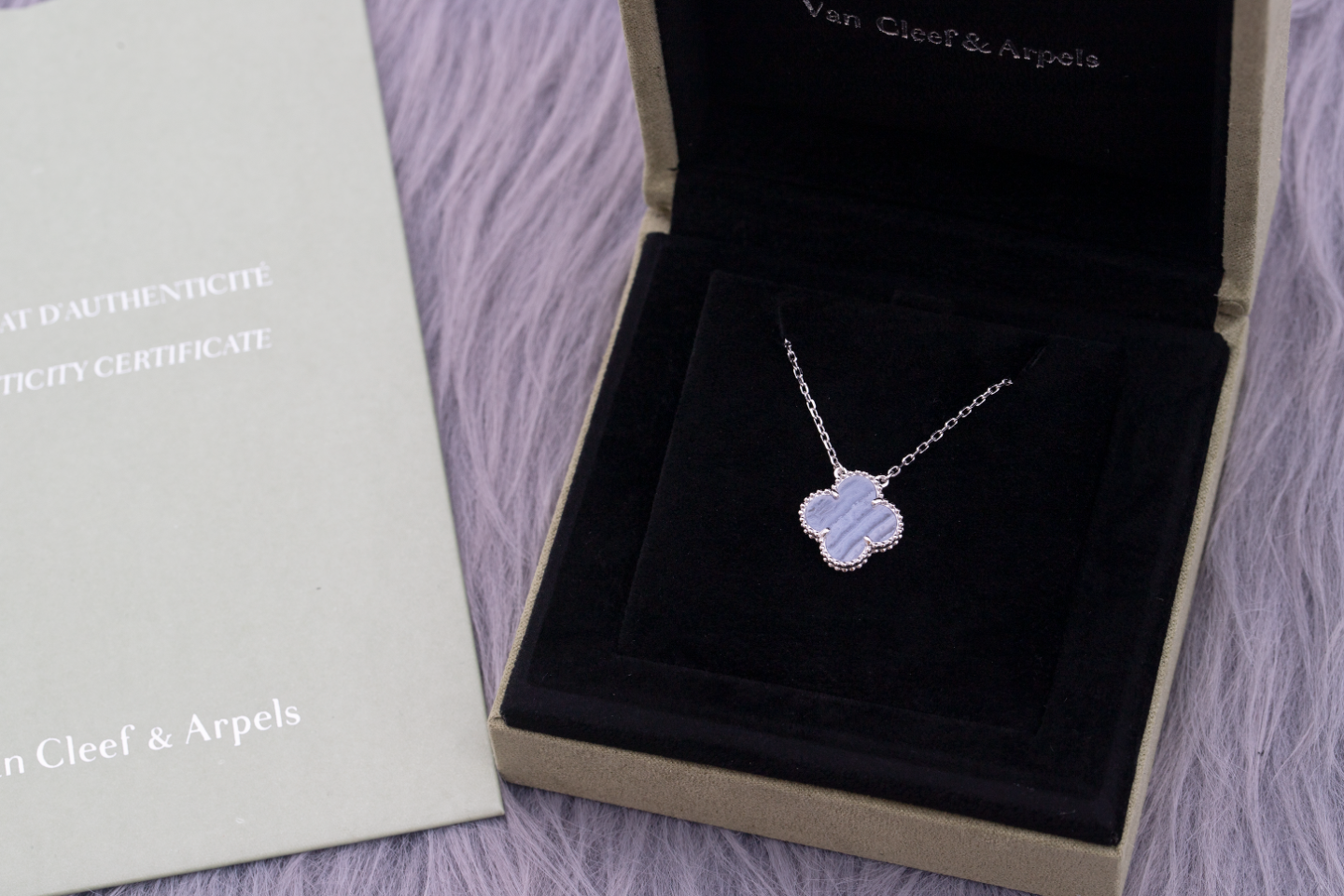 Van Cleef & Arpels Bags