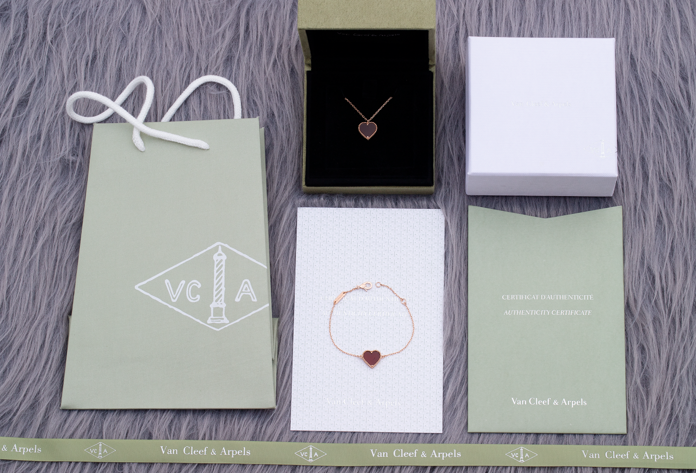 Van Cleef & Arpels Bags