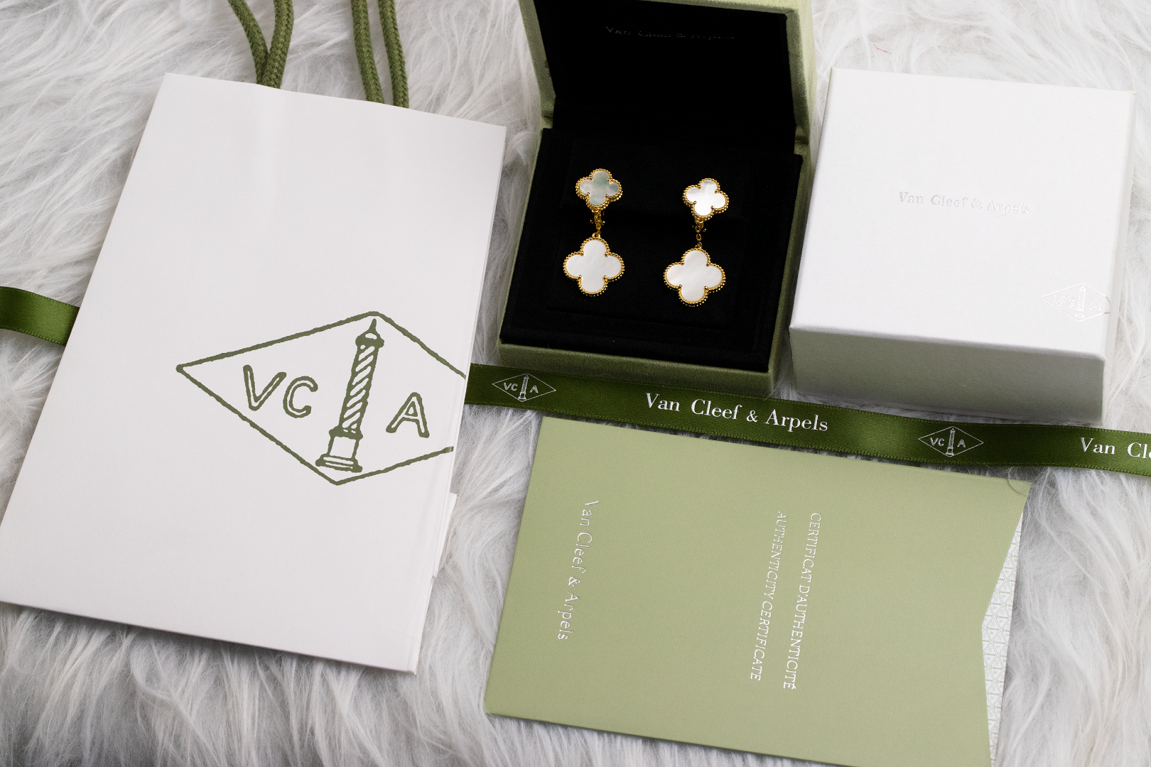 Van Cleef & Arpels Bags