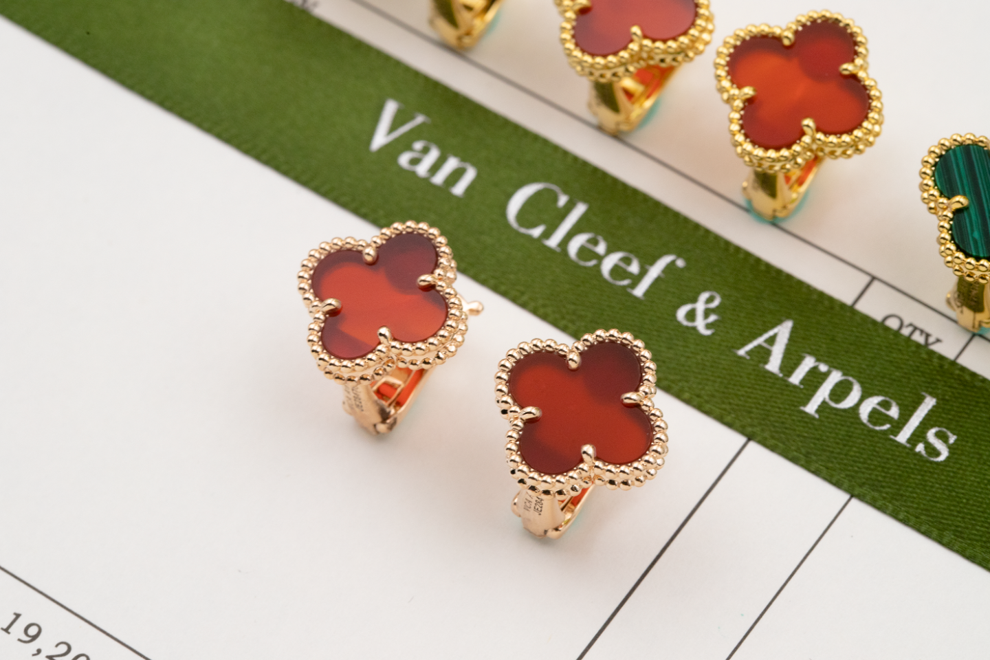 Van Cleef & Arpels Bags