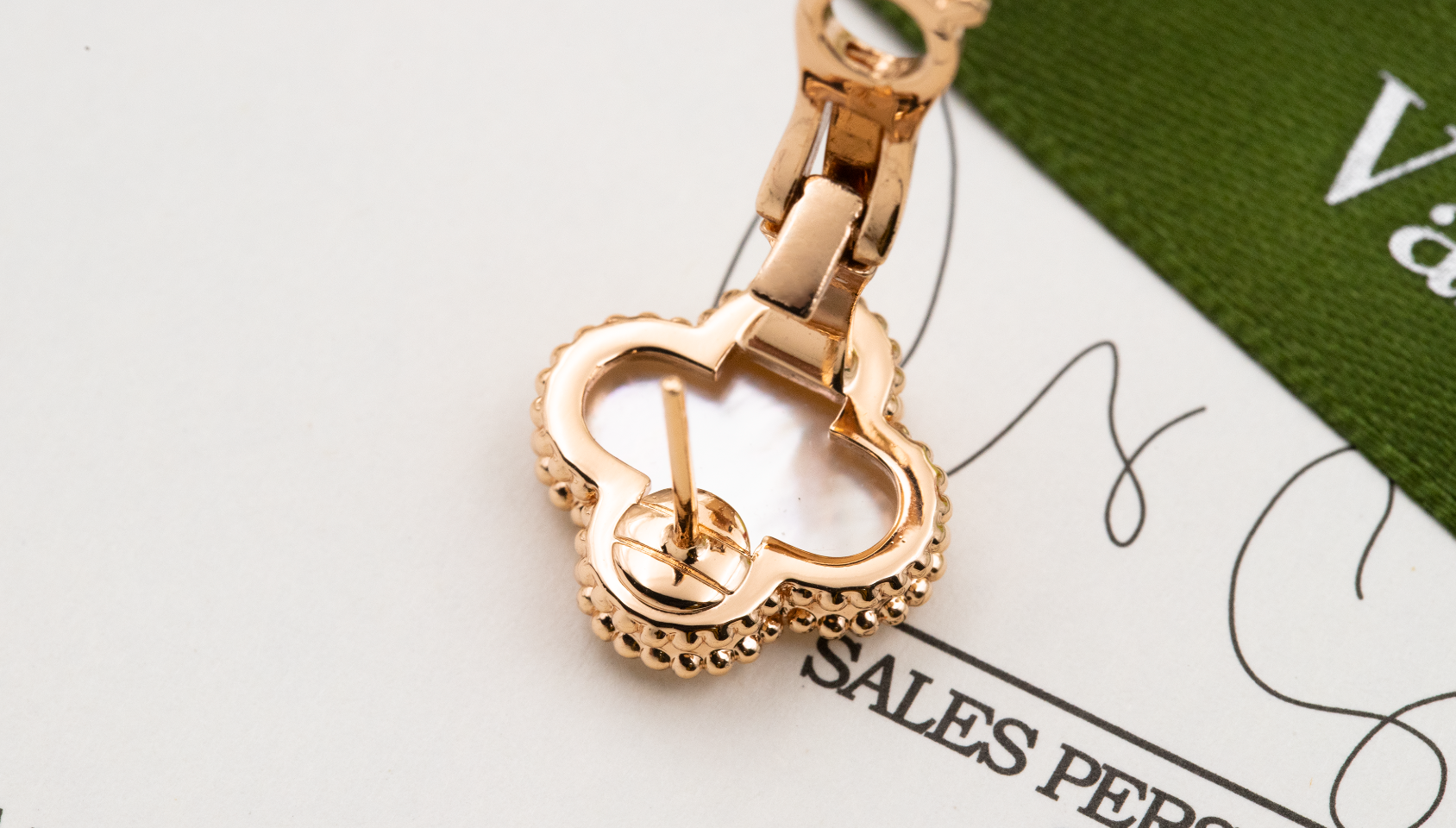 Van Cleef & Arpels Bags