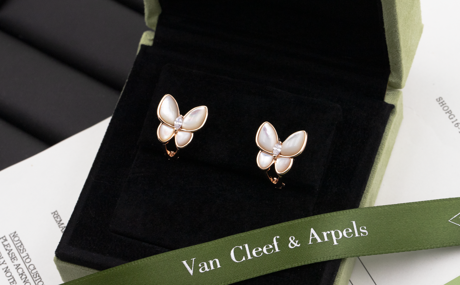 Van Cleef & Arpels Bags