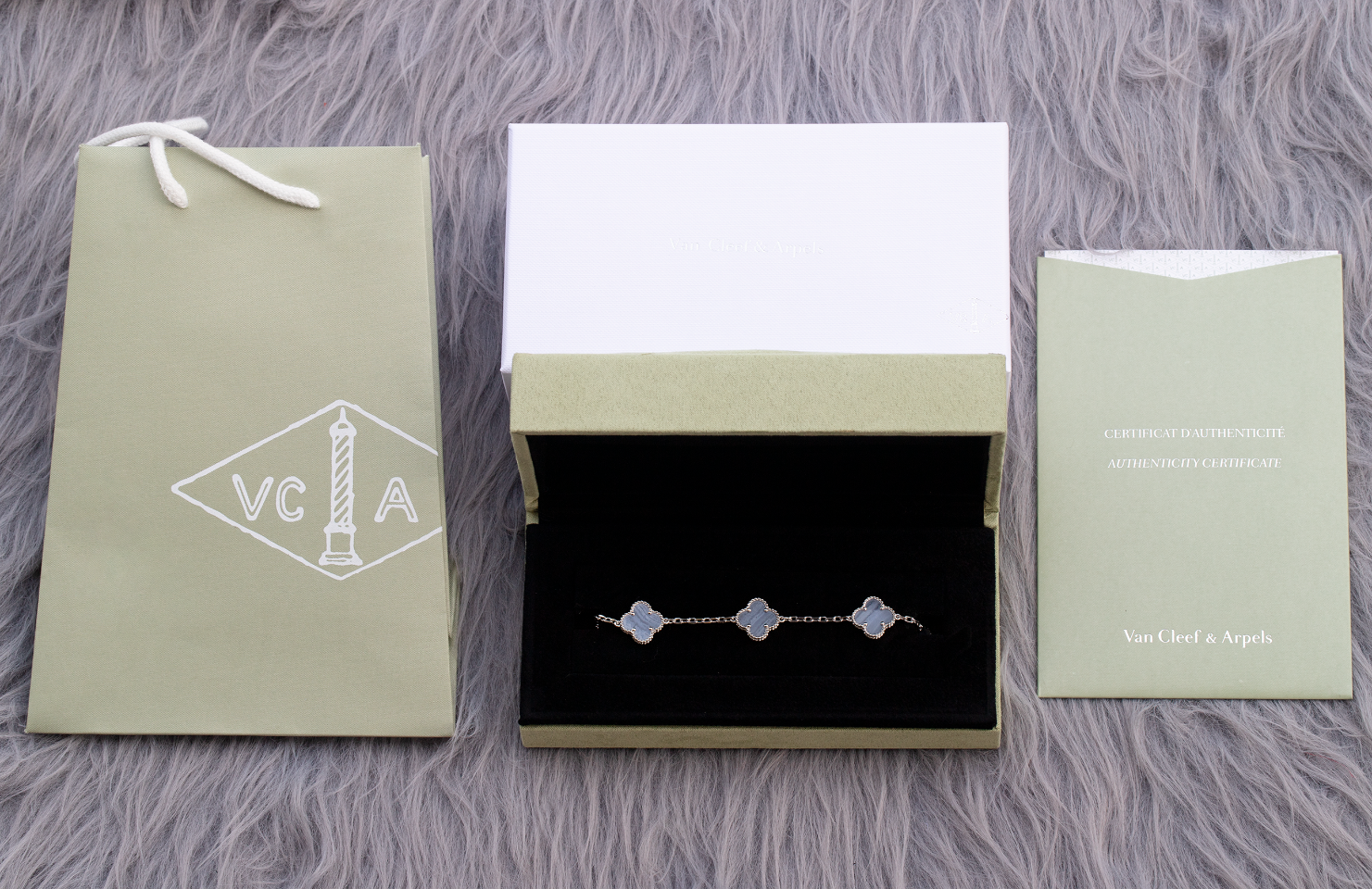 Van Cleef & Arpels Bags