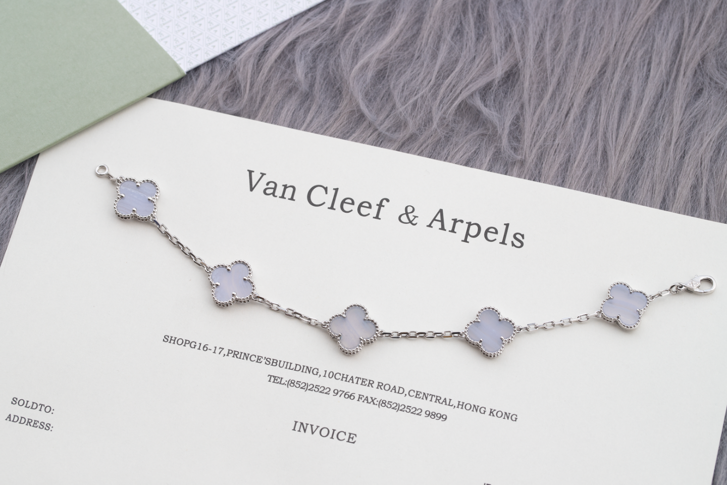 Van Cleef & Arpels Bags