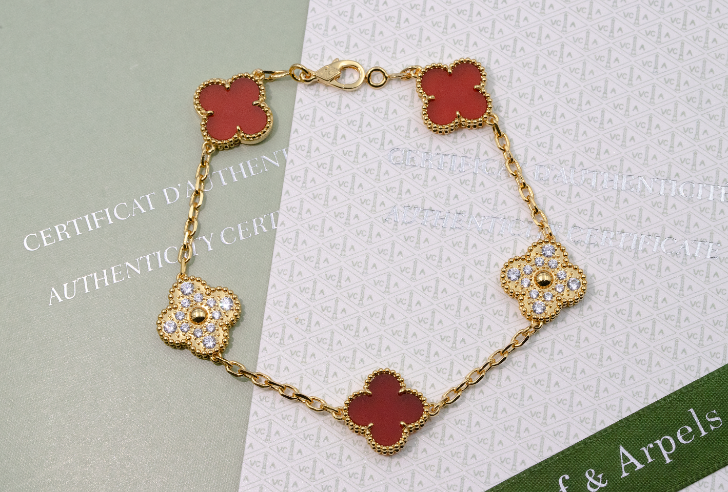 Van Cleef & Arpels Bags