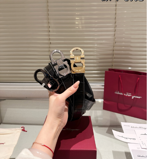 Ferragamo Gancini Buckle Leather Belt | Timeless Unisex Design | Iconic Italian Craftsmanship