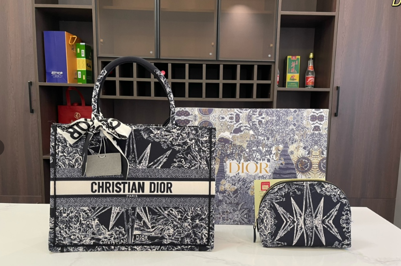 Christian Dior Bags