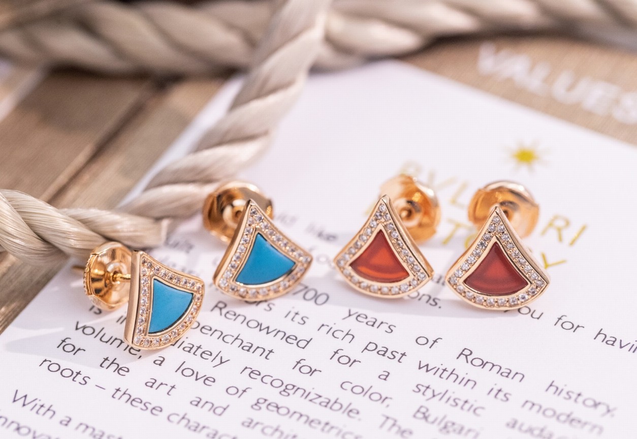 Bvlgari Divas'Dream Skirt-shaped Earrings, Where Elegance Meets Effervescence