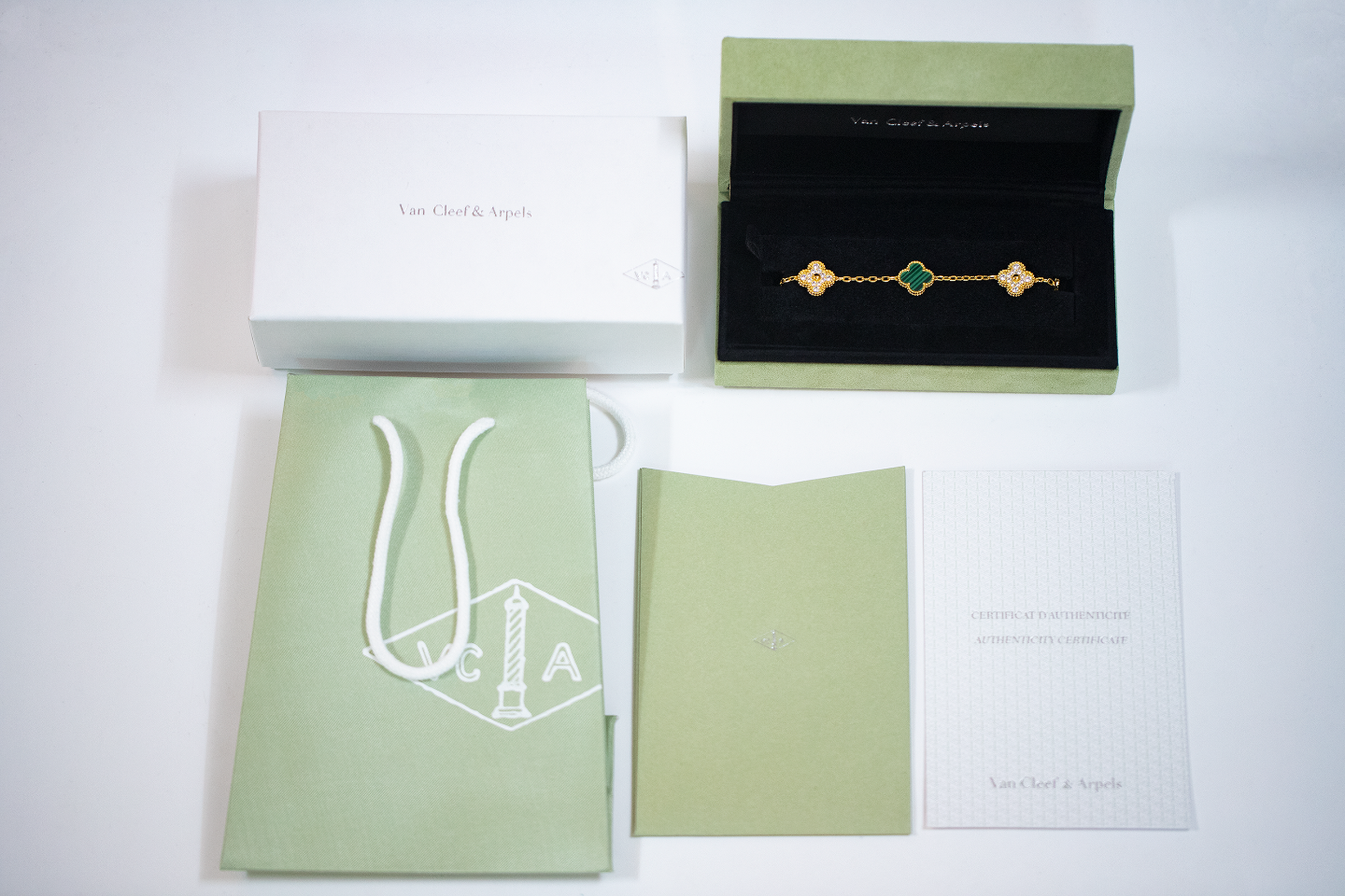 Van Cleef & Arpels Bags