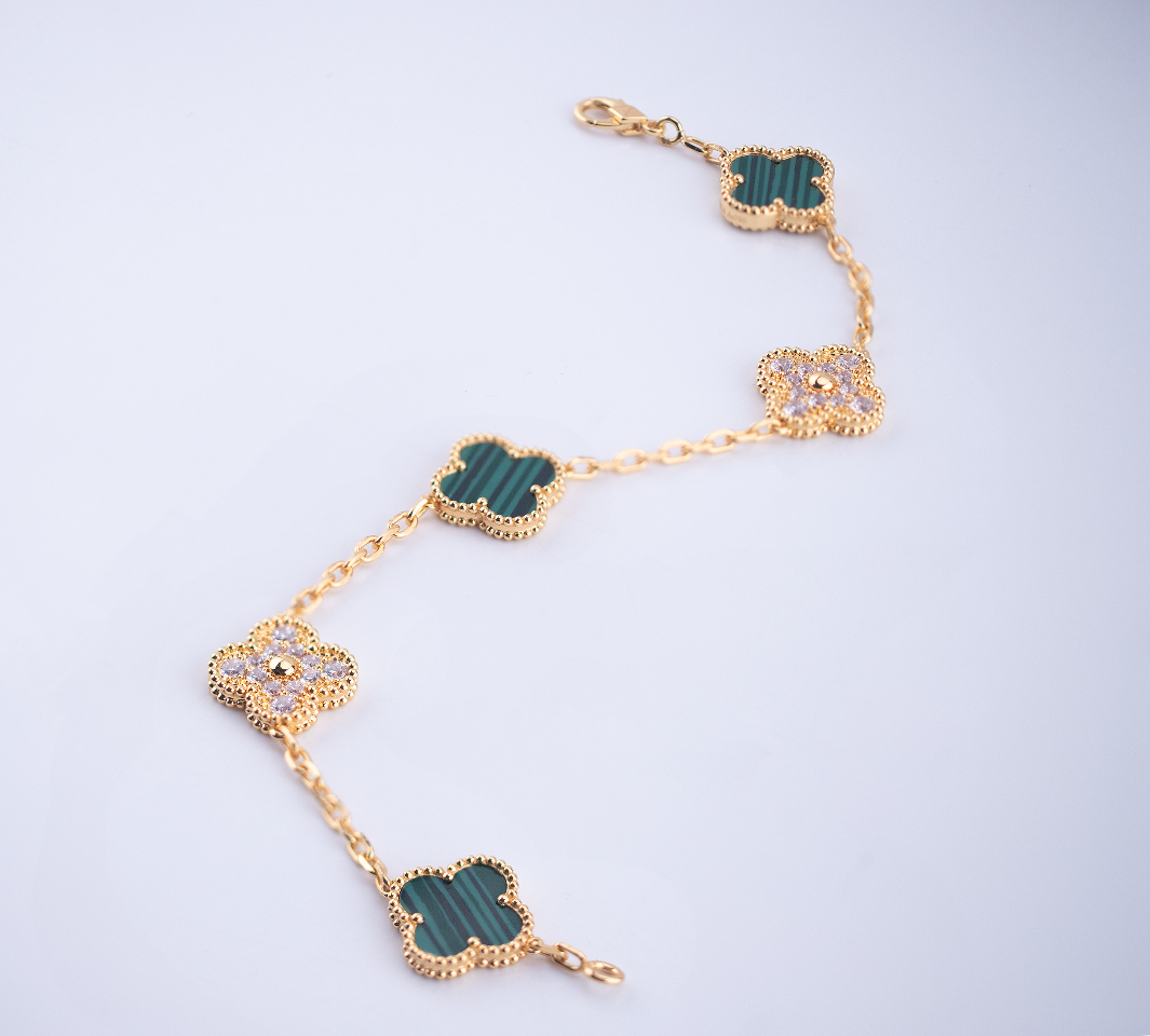 Van Cleef & Arpels Bags