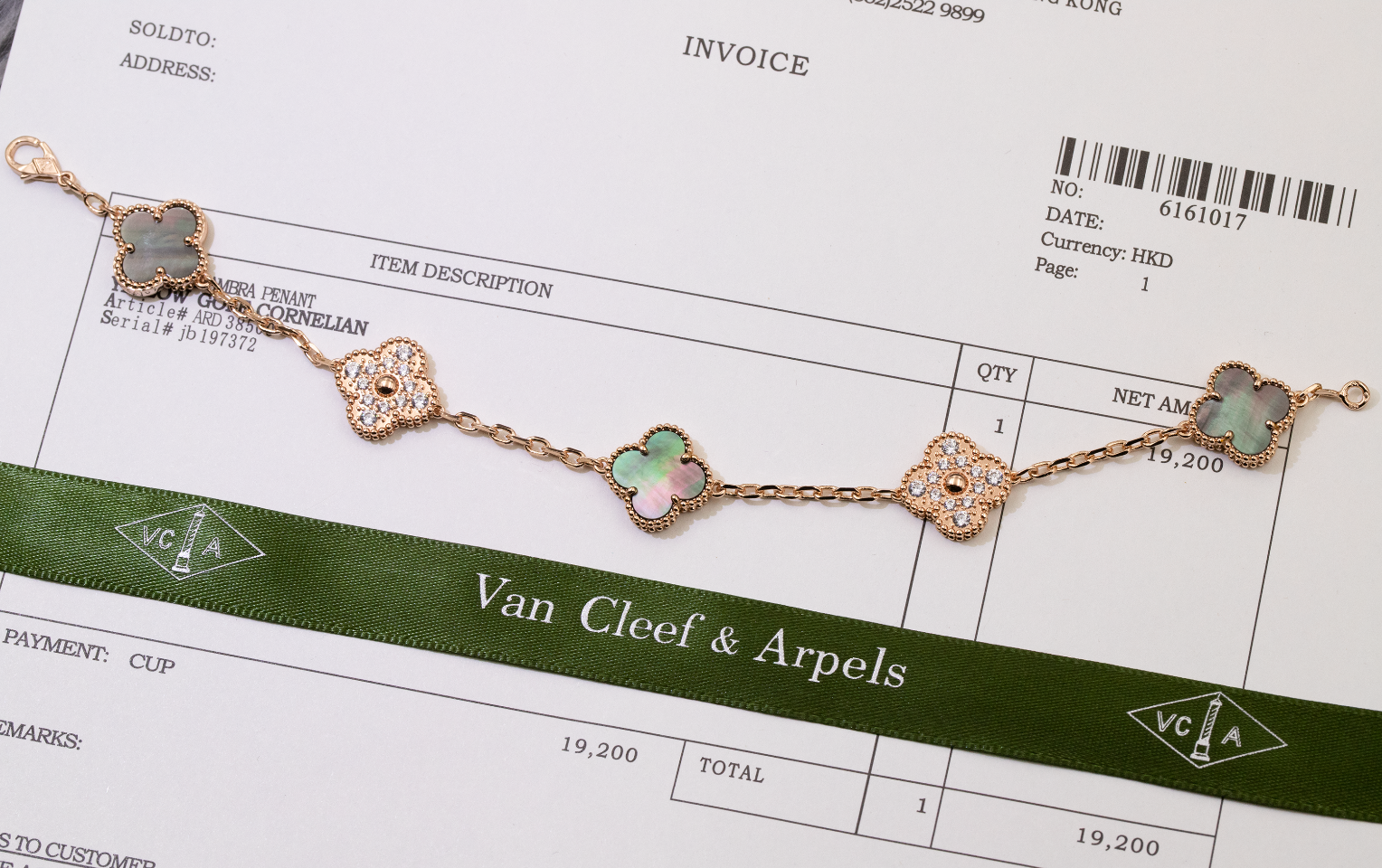 Van Cleef & Arpels Bags