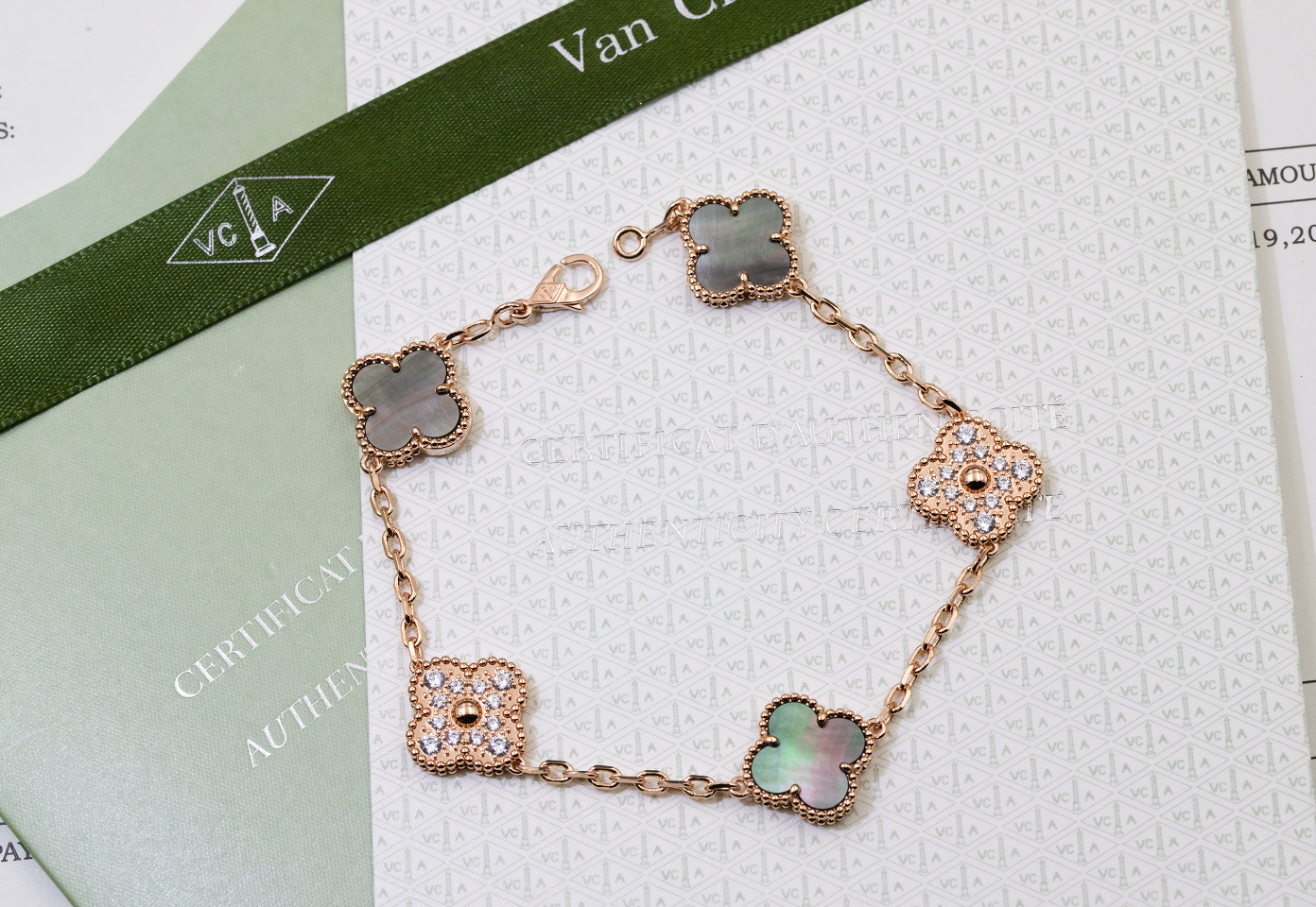 Van Cleef & Arpels Bags