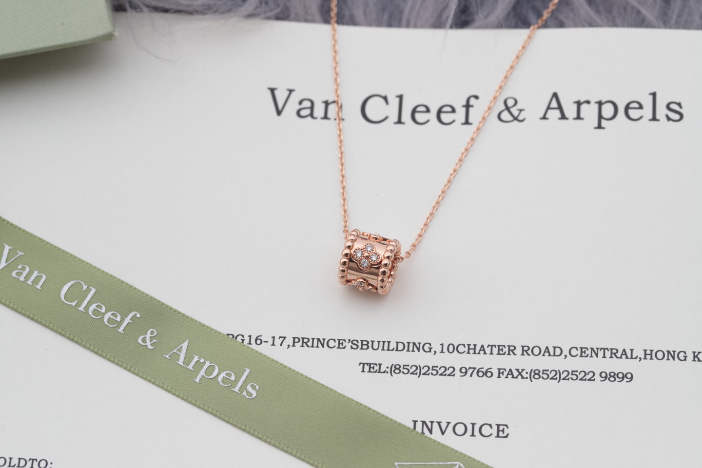 Van Cleef & Arpels Bags