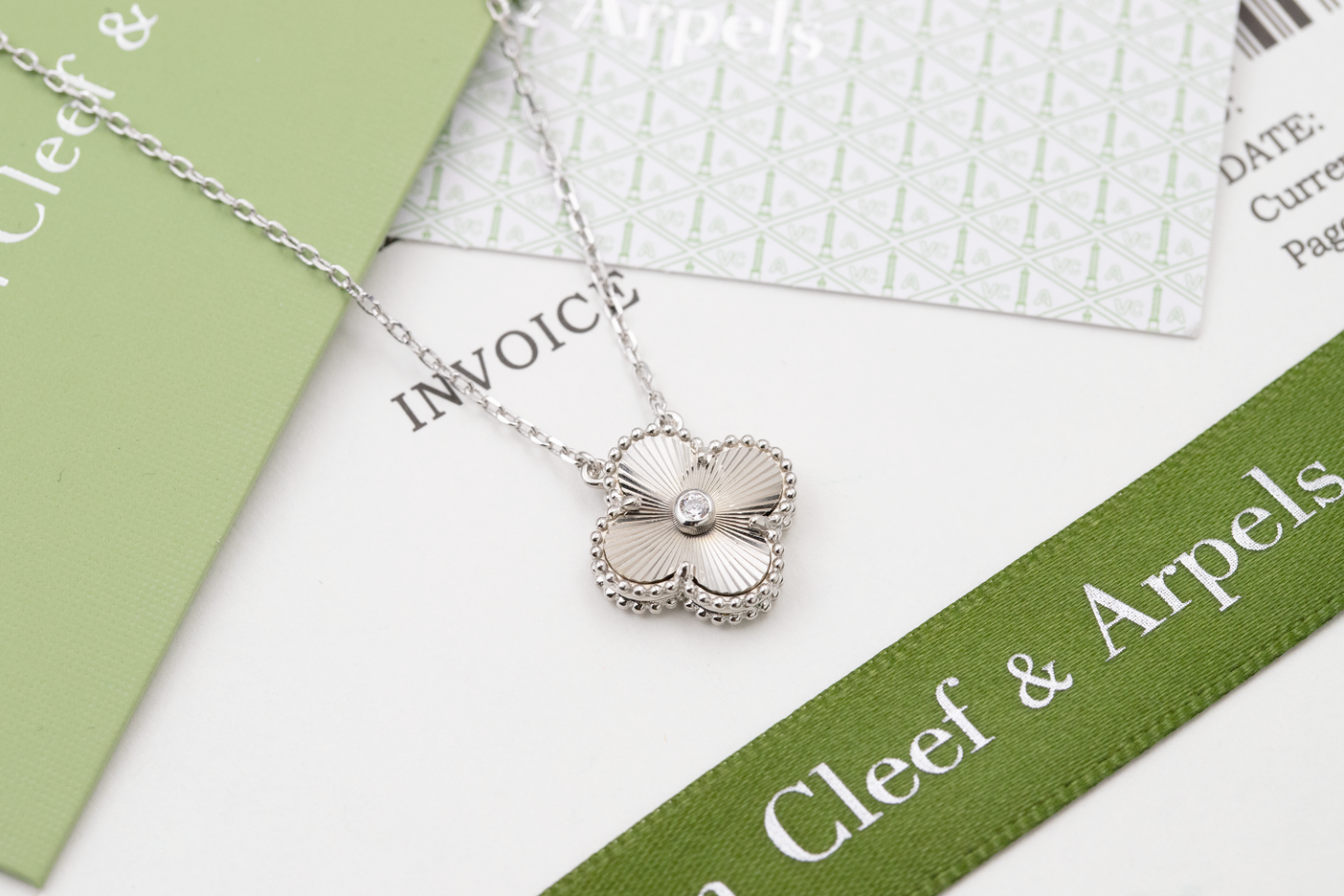 Van Cleef & Arpels Bags