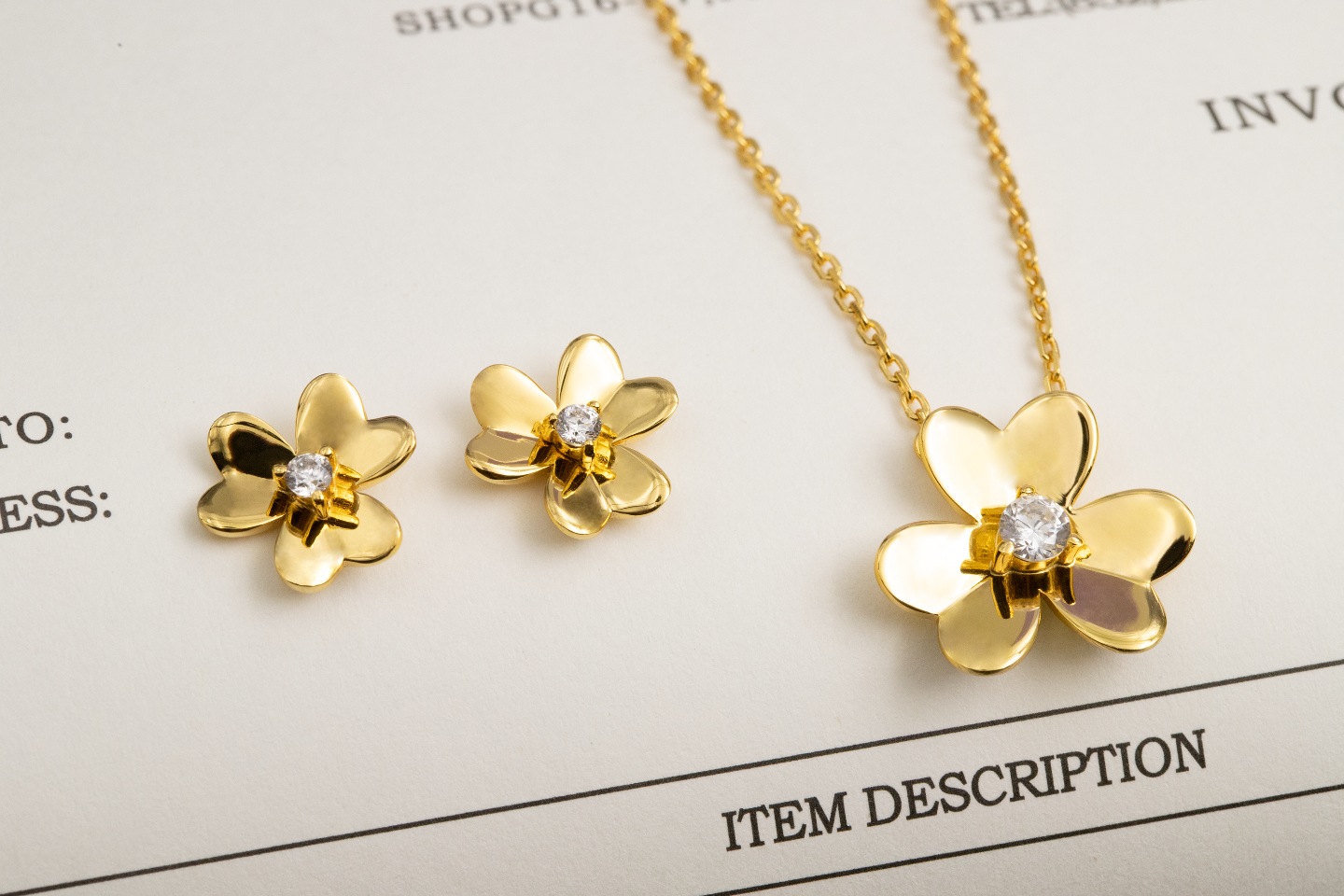 Van Cleef & Arpels Bags