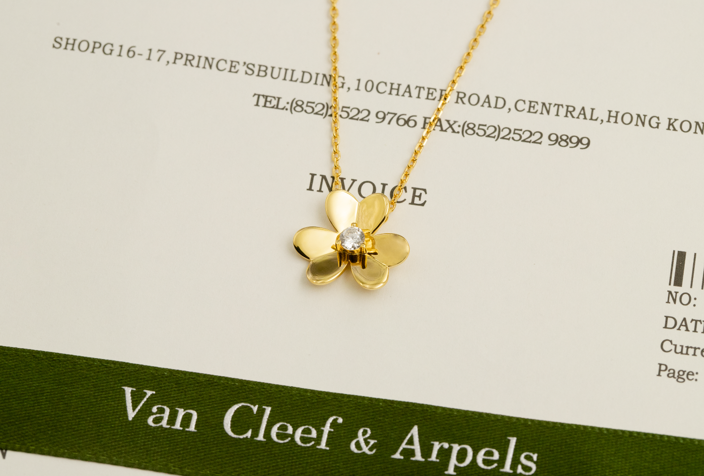 Van Cleef & Arpels Bags