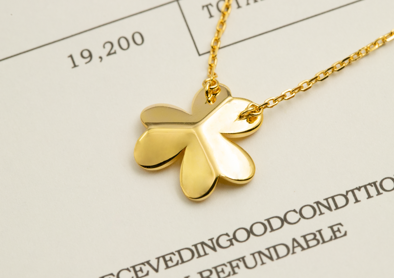 Van Cleef & Arpels Bags