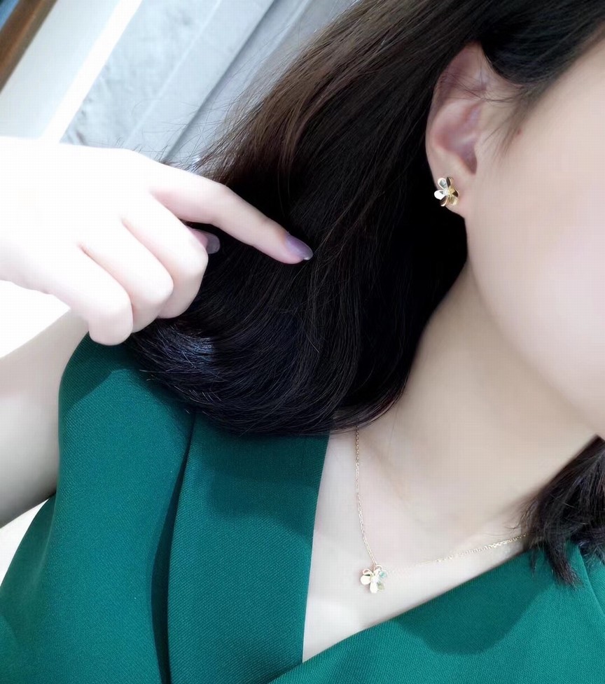 Van Cleef & Arpels Bags