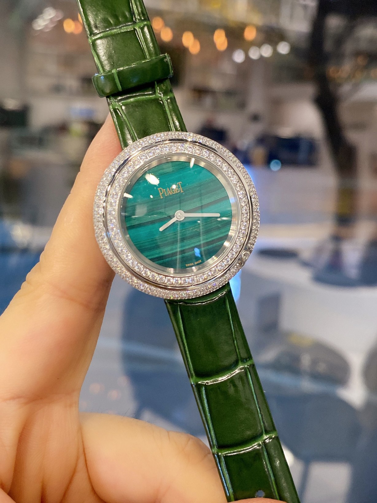 Piaget Possession | A Kaleidoscope Of Time, Swiss Quartz Precision | 34mm × 8mm Slim Silhouette | Playful Elegance Redefined, Rotating Bezel, Daring Color Palette, Jewelry-watch Fusion