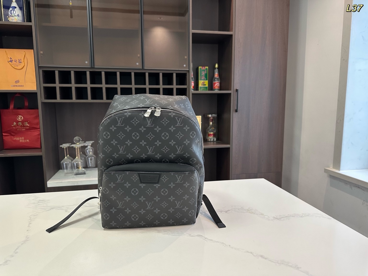 Lv Discovery Backpack, Iconic Luxury Meets Function, The Ultimate 30x40cm Travel Companion