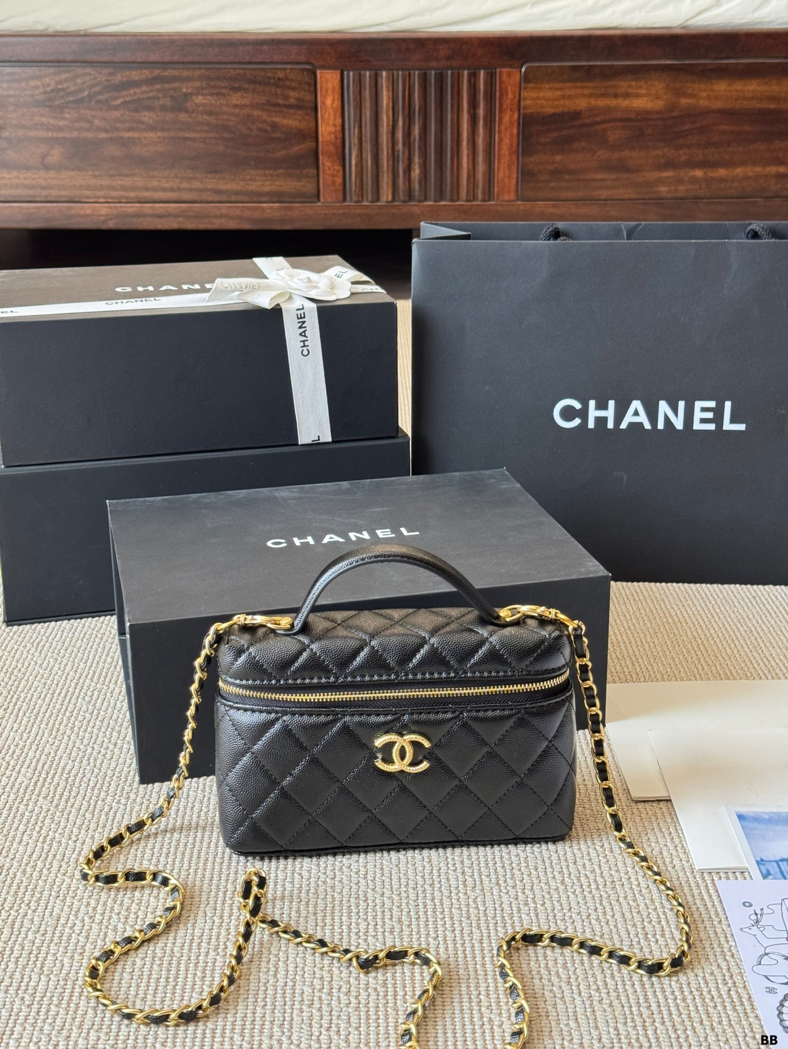 Vintage Chanel 25c Handle Box Bag, Luxuriously Laid-back Yet Oh-so-stylish, 17x11cm Compact Perfection