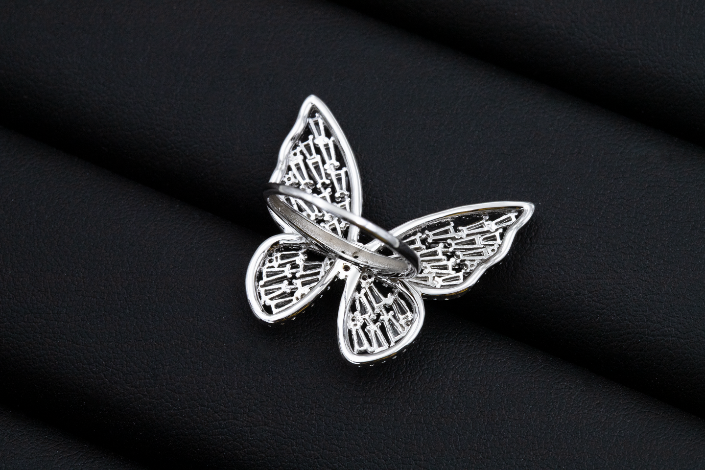 Van Cleef & Arpels Bags