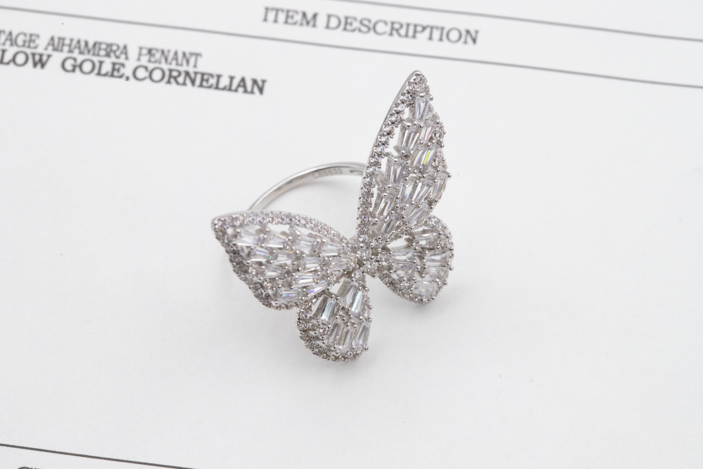 Van Cleef & Arpels Bags