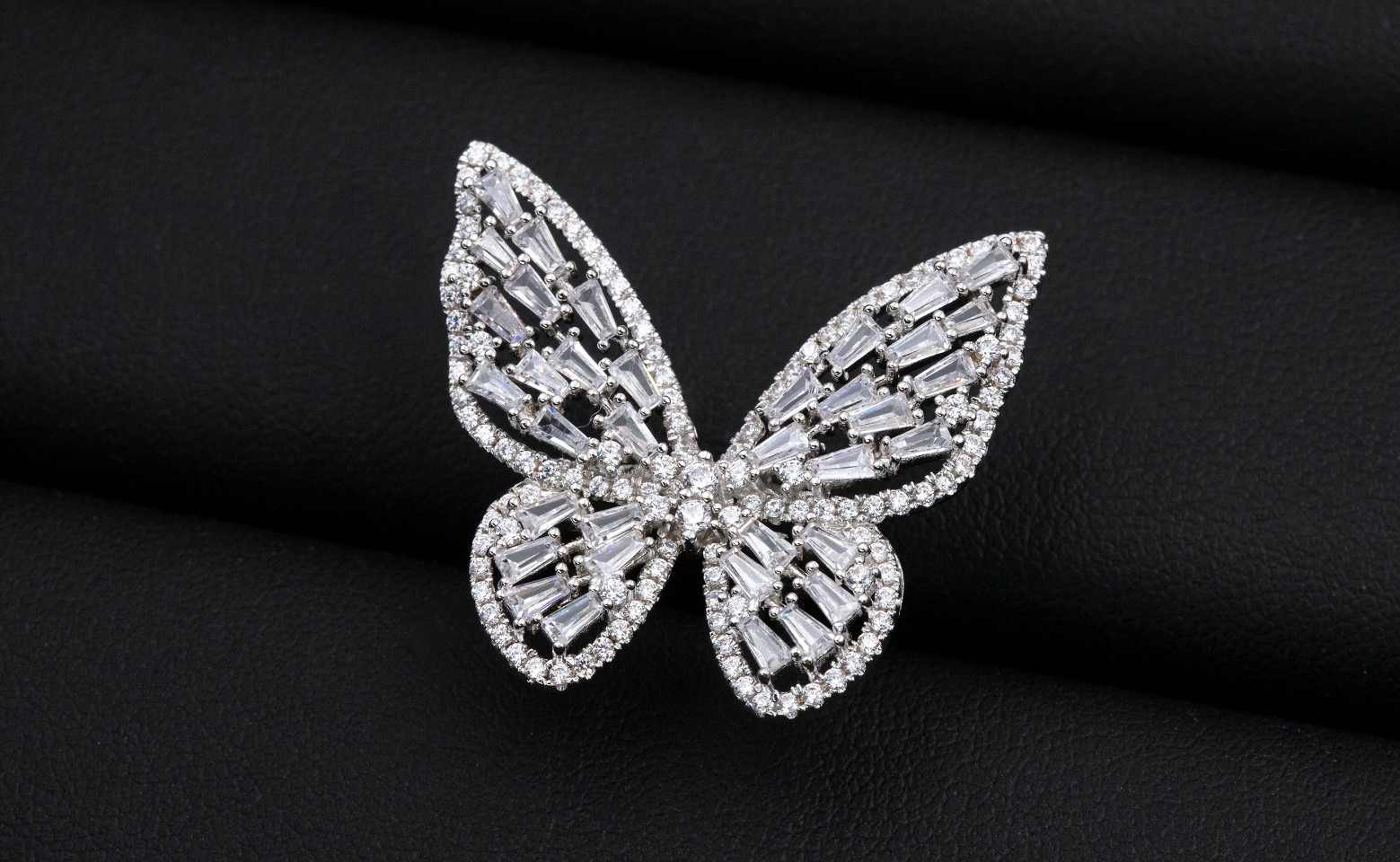 Van Cleef & Arpels Bags