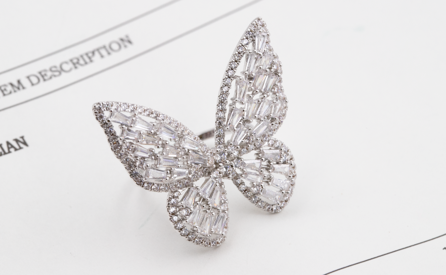 Van Cleef & Arpels Bags