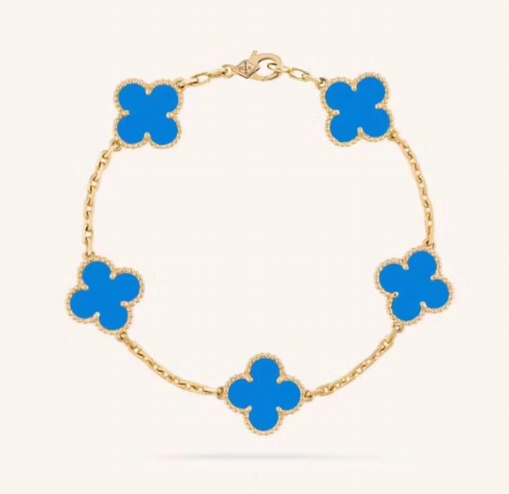 Van Cleef & Arpels Blue Five-leaf Bracelet, The Blue Evokes Peaceful, Elegant Seaside Moments—where Golden Rays Emerge, Composing A Captivating Ocean Melody.
