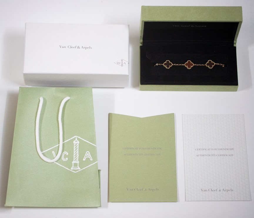 Van Cleef & Arpels Bags