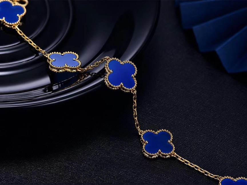 Van Cleef & Arpels Bags