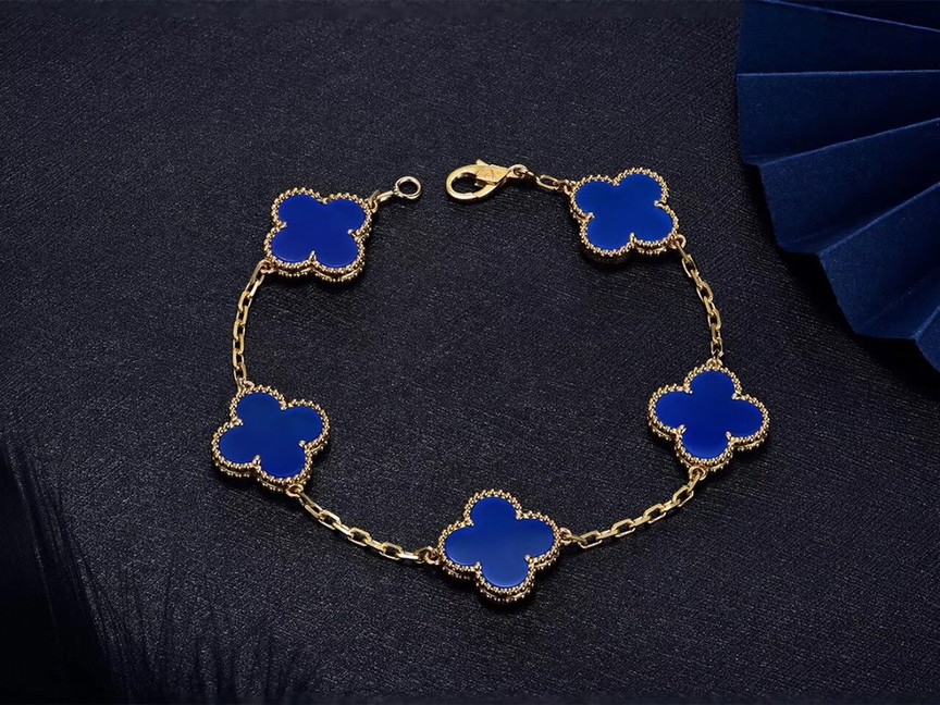 Van Cleef & Arpels Bags