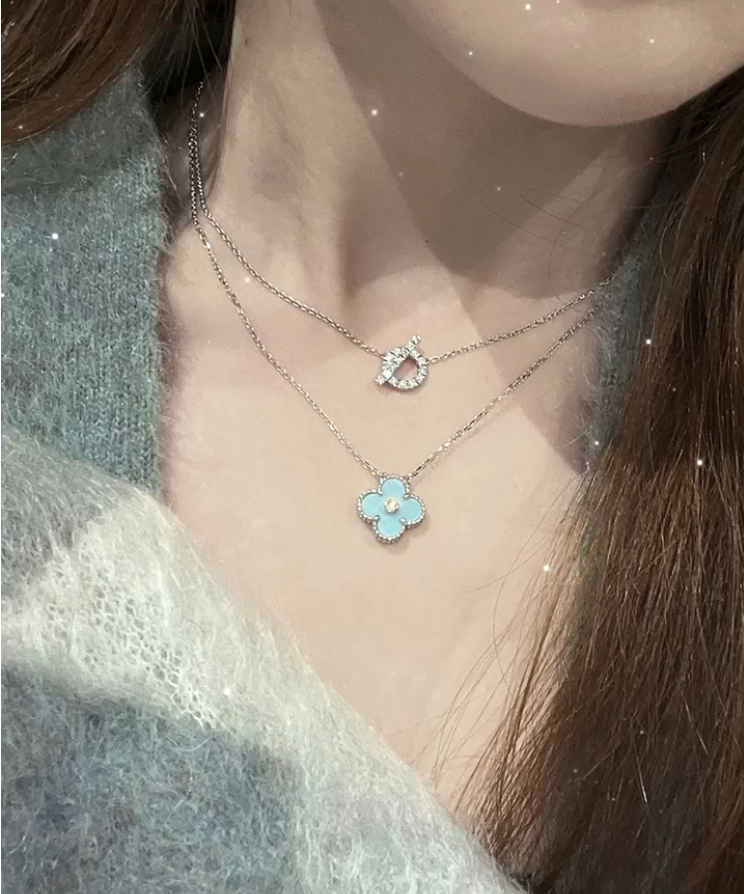 Van Cleef & Arpels Bags