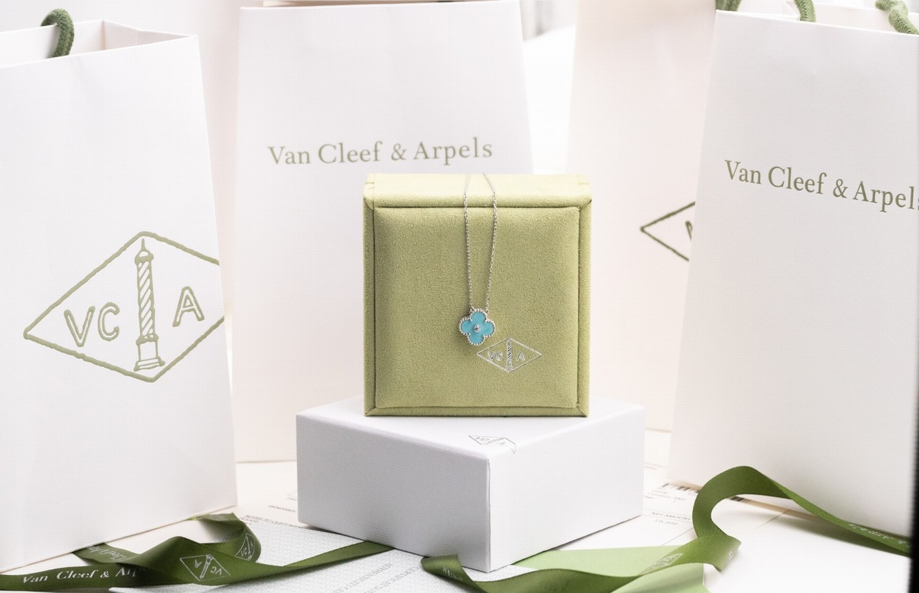 Van Cleef & Arpels Bags