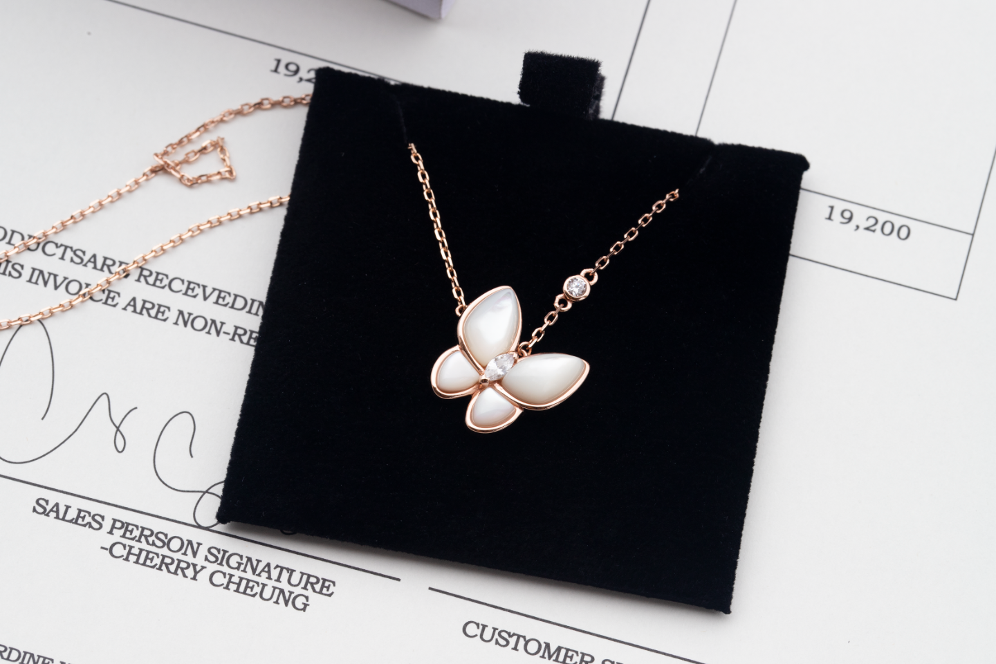 Van Cleef & Arpels Bags