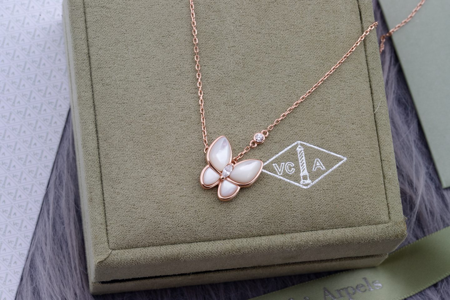 Van Cleef & Arpels Bags