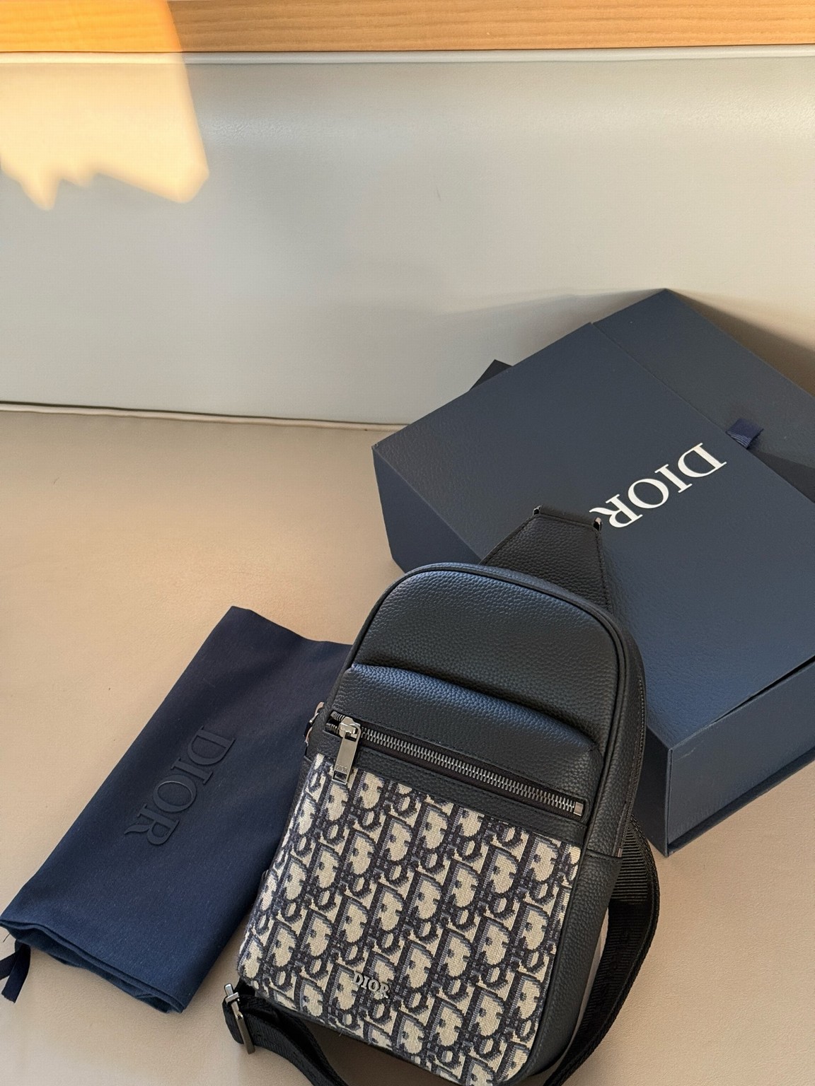 Dior-esque Chest Bag (17×27cm), Dior-inspired Design, Dior-inspired Design, Tactile Leather Trims, Street-smart Styling