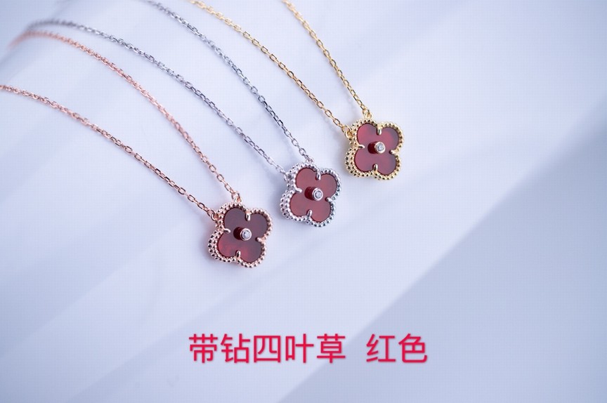 Van Cleef & Arpels Bags