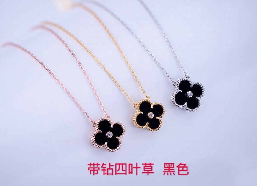 Van Cleef & Arpels Bags