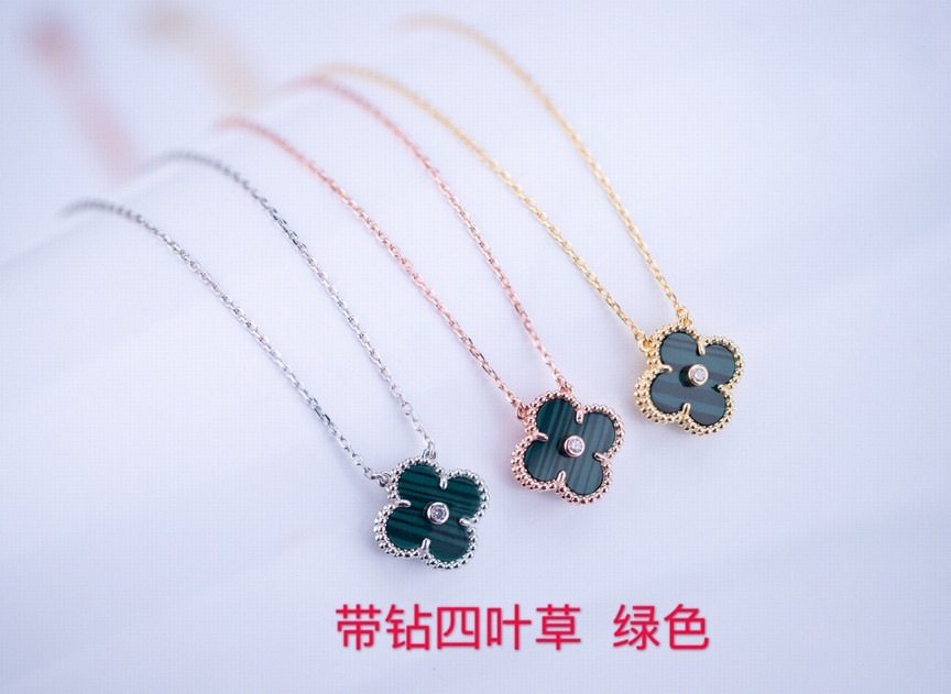 Van Cleef & Arpels Bags